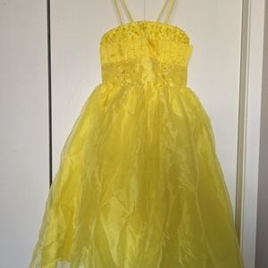 Charming Yellow Kids Formal Dress with Beaded Details